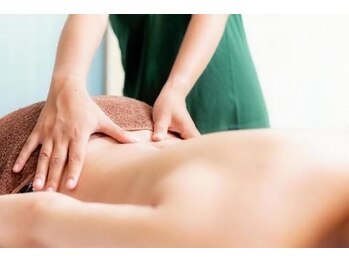 デラッセ サロン ギンザ 藤枝店(Delasser salon GINZA)/ポールシェリー/腰&背中