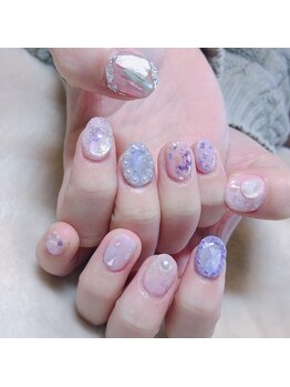 ピピランチェ(PIPIRANCHE)/乳白色ネイル