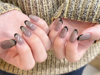 ちゅるんブラックフレンチネイル