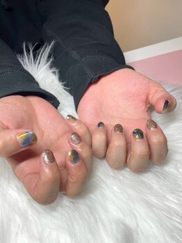 定番デザインのメンズネイル