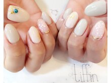 ネイルサロン ティフィン(tiffin)/上品な冬のホワイトネイル