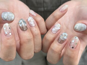 チルダ(tilde)/雲モチーフネイル