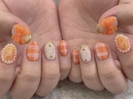 推しカラーチェックネイル