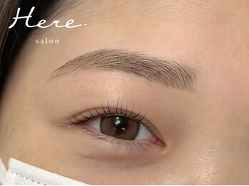 ヒア(Here.)/ナチュラルデザインでつくる目元