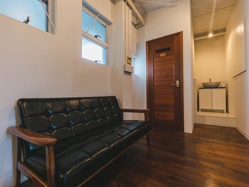 ミンガラー(Mingalar)/待合室