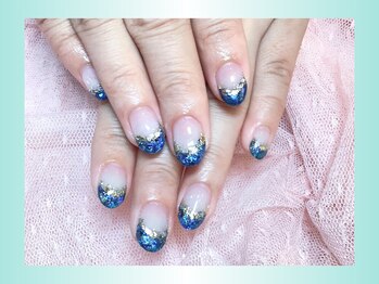 ピアチェーレ(Piacere)/キラキラフレンチネイル☆