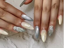 アール(R)/マーメイドネイル