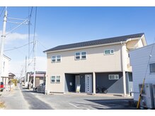 女性の不調改善サロン キャメリアブラン 前橋店の雰囲気(お車でご来店のお客様へ。店舗前に専用駐車場がございます。)