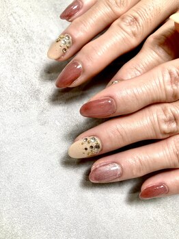 ラキネイル(LAKI Nail)/マグネット×ストーンネイル