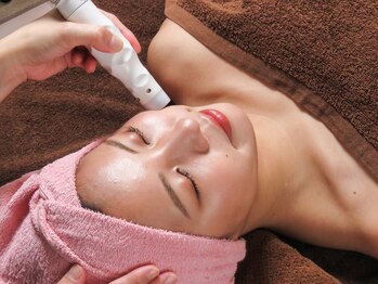 サルヴァトーレ 長崎/シミシワ改善/ニキビケア/毛穴