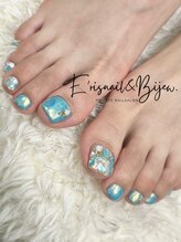 イリスネイル アンド ビジュー(E’risnail&Bijew.)/ブルーのシェルフットネイル