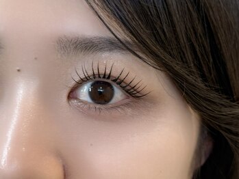 ネイルアンドアイラッシュ スリール(Sourire)/まつげパーマ／美眉【施術35分】