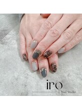 イロ(iro)/グレー×フラワーネイル