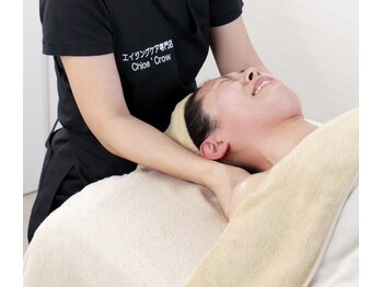 クロエクロウ 柏崎店(Chloe’Crow)の写真/本格小顔コルギ！顔だけでなく頭から背中まで上半身丸ごとアプローチ！