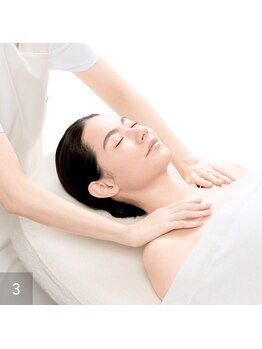 ポーラ ザ ビューティ 宜野湾店(POLA THE BEAUTY)/デコルテクレンジング