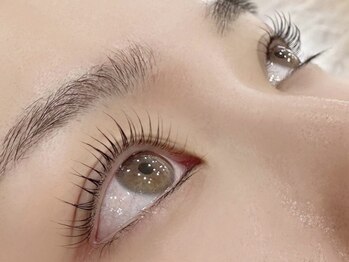 まつげパーマ/マツエク/LED/パリエク/眉毛/パリジェンヌ　Raffelia 【ラフェリア】の写真/一人ひとりの目元を見極め華やかさ×ぱっちり感、理想のまつ毛デザイン◎あなたのなりたい目元を叶えます★