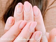 ネイルサロン ブランシュール(Nail Salon Blancheur)/【シンプル上品なカラグラ】