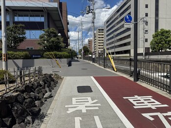 パボーネ(Pavone)/まっすぐ交差点へ！