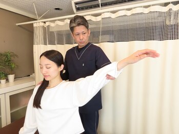 からだの総合鍼灸整骨院/肩の可動域もしっかりチェック♪