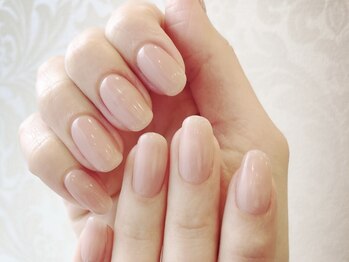 バーグ(bague)の写真/ショートネイルで大人女子の魅力をUP！指先を上品で綺麗に魅せるアットホームサロンへ♪