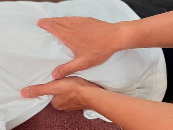 幸せのもり整体院/肩こり整体風景