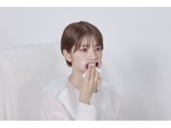 長崎くるりこサロン/STEP 07 歯の表面の水分を取る