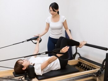 ヒトイキ(HITOIKI)の写真/《初心者歓迎》マンツーマンピラティスで肩こり腰痛・姿勢改善〇理学療法士による骨盤矯正など根本改善へ☆