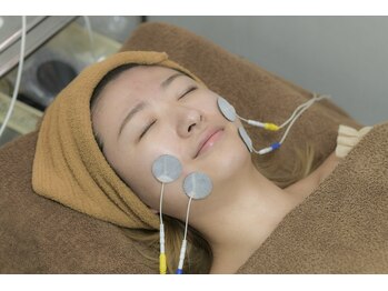 中島整骨院 鍼灸院 整体院/美容鍼とセットで行うEMSです