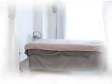 静かな落ち着いた隠れ家的サロン♪