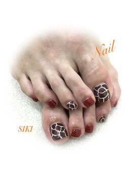 シキ(SIKI)/アニマル柄 秋フットネイル