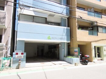 アイユー 大濠公園店(iU)/外観