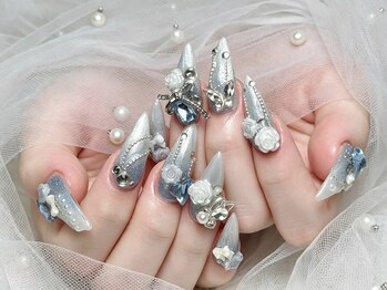 ネムネイルスタジオ 京都店(NEM.nailstudio)の写真/パーツが豊富だから理想のデザインも思いのまま♪トレンドのカラーやパーツでおしゃれな指先に★