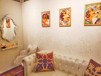 ハワイアンフォレストSpa 草加店/ハワイラグジュアリーな待合室