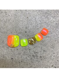 夏ネイル　フットワンカラー
