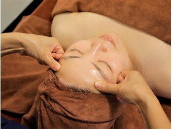 ヘレン(Helen)/小顔美肌フェイシャル＊コルギ