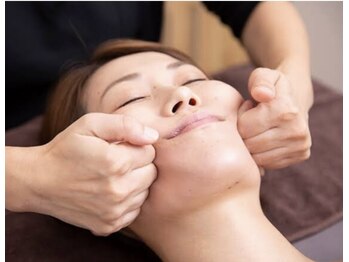 かお整体 青山/フェイスラインをスッキリと