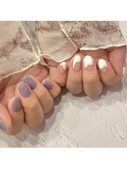 フィオーレ(fiore)/シアーなブルー&真っ白フレンチ