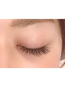 ナチュラル上品な目元にしたい