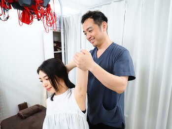トニック バイ まつもと整骨院鍼灸院(Tonic)の写真/その首こり・肩こり諦めないで！熟練の全身調整×根本整体で、つらい体を芯から軽快に導く実力派★