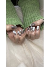 Mネイルアンドカフェ シェレステ/マグネット×白フレンチ