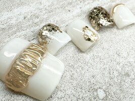 ホワイト ゴールド ネイル