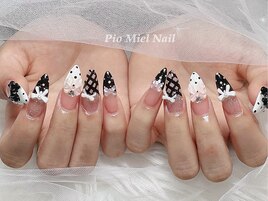 ブラック×ドット×リボンネイル