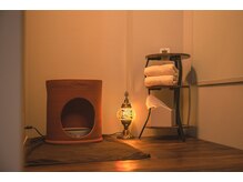 くるむの雰囲気（壁で仕切られた個室が4つ！一つは3名まで同じ部屋で蒸せます）