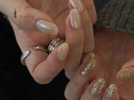 パールグリッターネイル