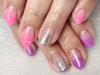 ヘアーアンドネイル ルシア(Hair&Nail Lucia)/グラデーションバイカラーネイル