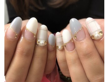 ネイルサロン カラーエイト(Nailsalon COLOR.8)/スカルプ・グレー・チェック