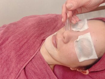 リファイン(REFINE)の写真/お悩みまるっと解決！【毛穴ごっそり小顔リンパフェイシャル】頑固な毛穴汚れ除去&小顔リンパで引き締め★