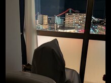 ヨサパーク エテノア(YOSAPARK etenoa)の雰囲気（窓から明石海峡大橋が見れます、夜景は最高です）