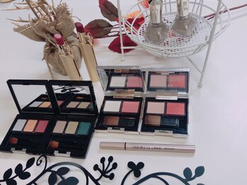 メナードフェイシャルサロン メニアングル/新色メイクも充実しています