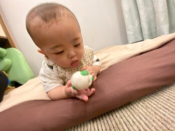 子育てママの整体サロン/施術中のお子様の様子
